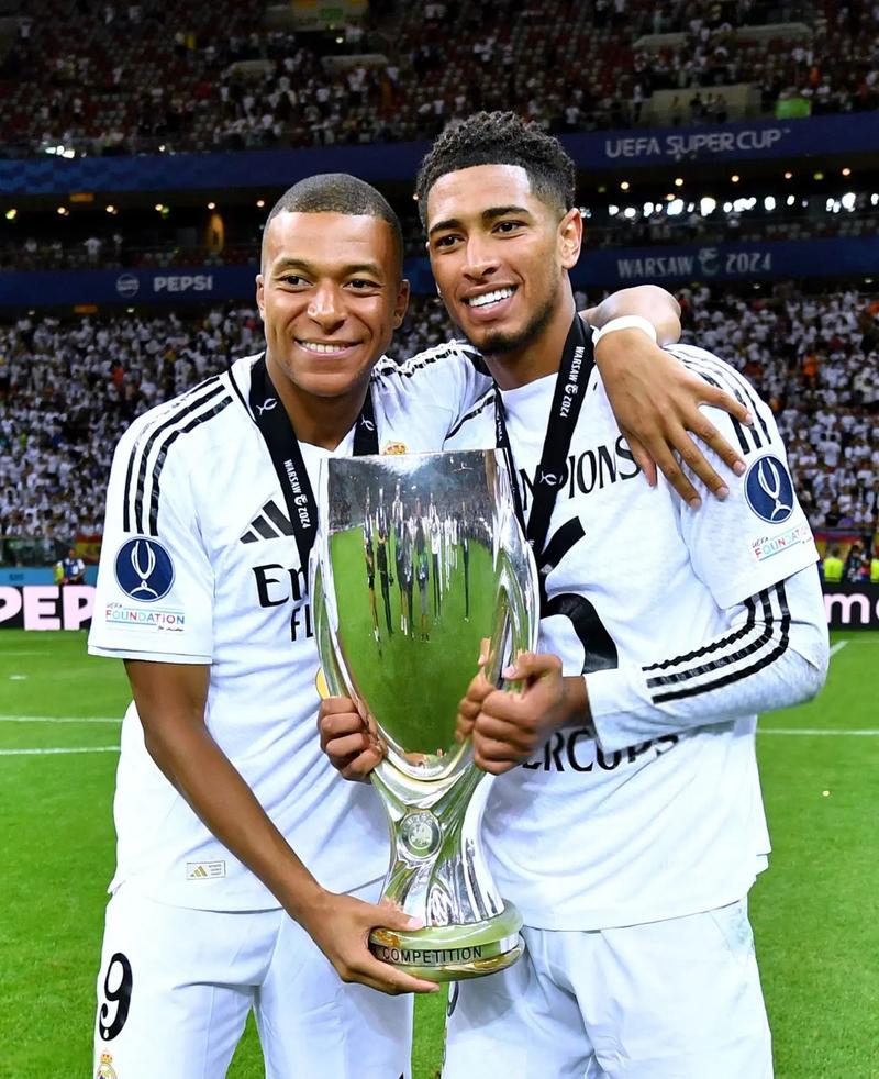 意甲战报：扎尼奥洛破门，2人染红，乌迪内斯2-0帕尔马（意甲赛况：扎尼奥洛建功，两人被罚下，乌迪内斯2-0帕尔马）